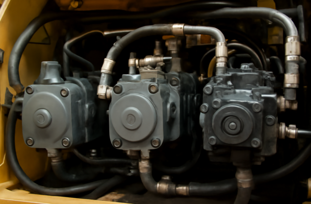 Kawasaki, Rexroth, Eaton в китайской технике — что реально работает